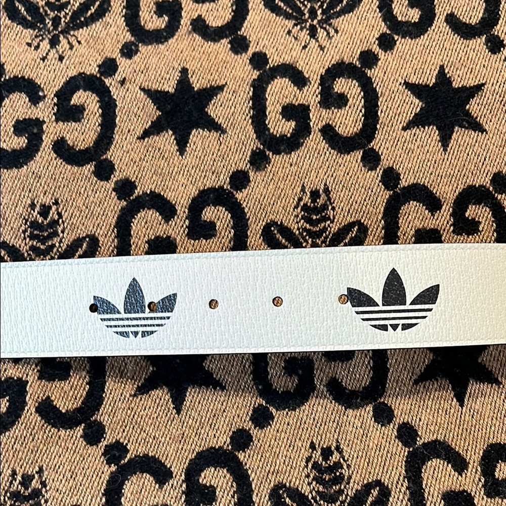 Gucci/Adidas collaboration White and Gold belt with Double G Buckle - Picture 4 of 10